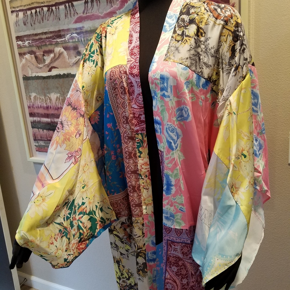 Free People Patched With Love Robe Kimono Mixed Floral Magic Combo Color M/L NWT - Picture 14 of 15